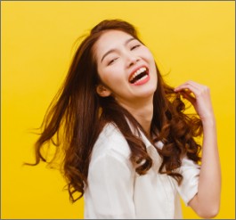 คุณสิรินดา พงศ์กาญจน์ (22 ปี)